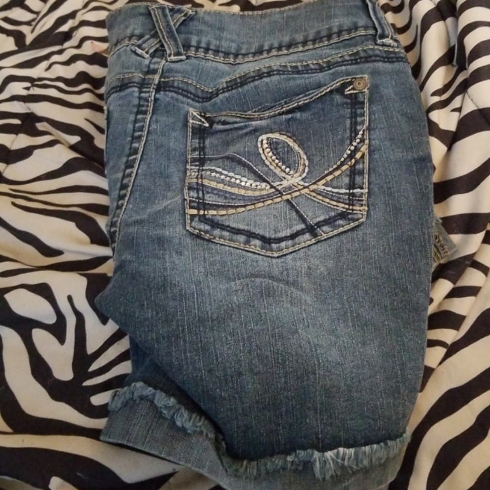 Shorts - Picture 2 of 2